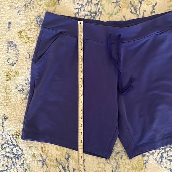 Danskin now purple shorts with pockets and tie waist. Size XXL. - Picture 6 of 7